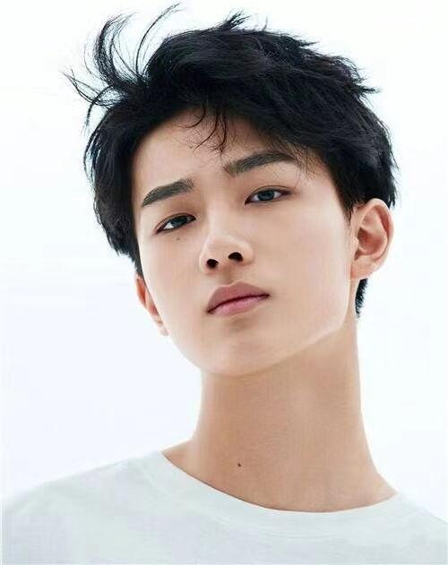 娱乐圈吃瓜李宏毅,娱乐圈吃瓜达人，揭秘明星幕后故事